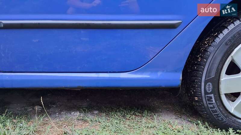 Хэтчбек Skoda Fabia 2003 в Луцке