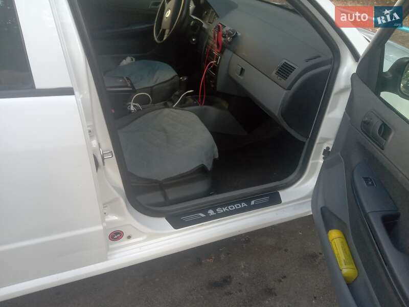 Універсал Skoda Fabia 2003 в Полтаві