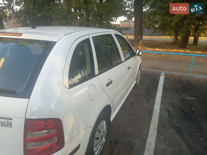 Універсал Skoda Fabia 2003 в Полтаві