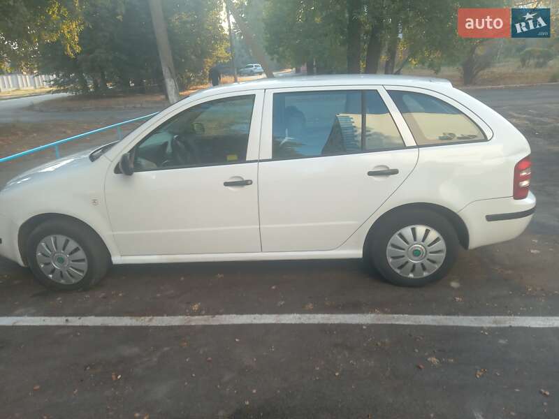 Універсал Skoda Fabia 2003 в Полтаві