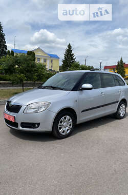 Універсал Skoda Fabia 2010 в Липовій Долині