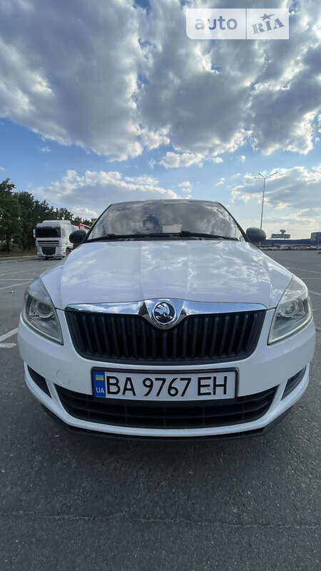 Хетчбек Skoda Fabia 2014 в Кропивницькому