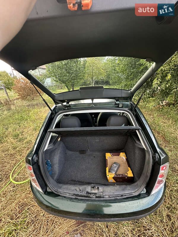 Хетчбек Skoda Fabia 2004 в Києві