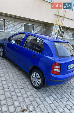 Хэтчбек Skoda Fabia 2002 в 