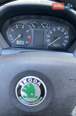 Хэтчбек Skoda Fabia 2002 в 
