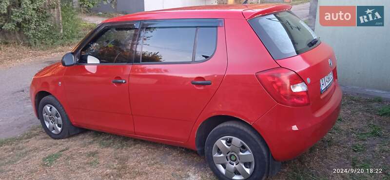 Хэтчбек Skoda Fabia 2007 в Киеве