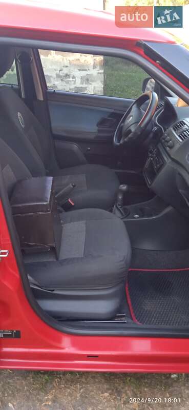 Хэтчбек Skoda Fabia 2007 в Киеве