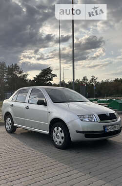 Седан Skoda Fabia 2002 в Киеве