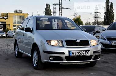 Седан Skoda Fabia 2006 в Львове