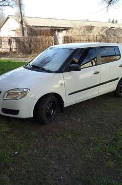 Хэтчбек Skoda Fabia 2010 в Коропе