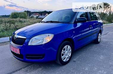 Універсал Skoda Fabia 2010 в Луцьку