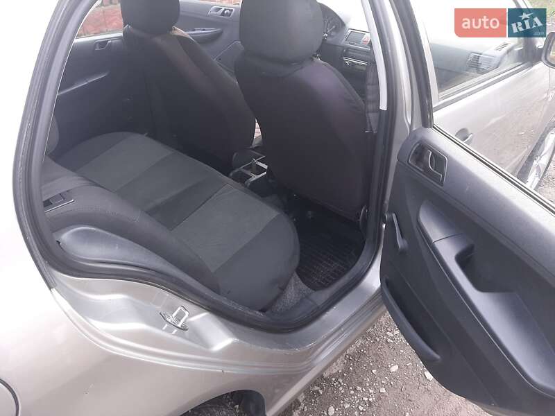 Седан Skoda Fabia 2007 в Луцьку