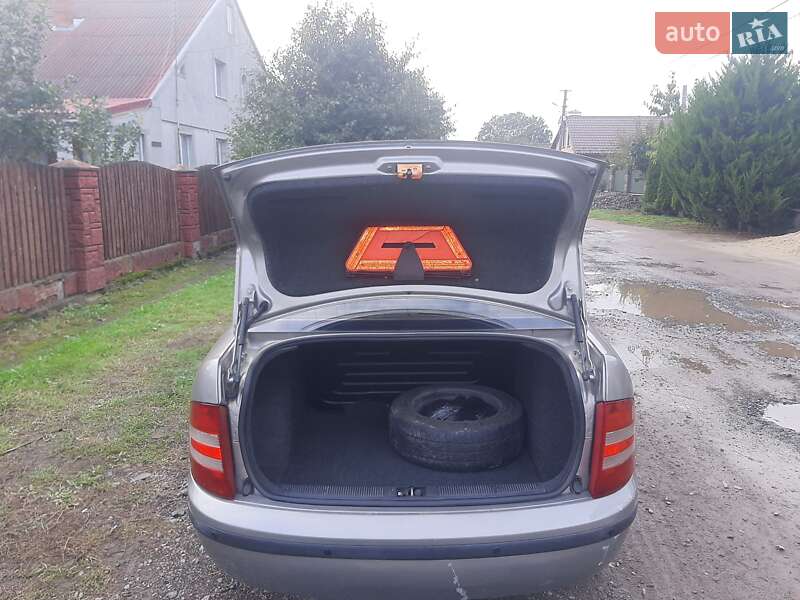Седан Skoda Fabia 2007 в Луцьку