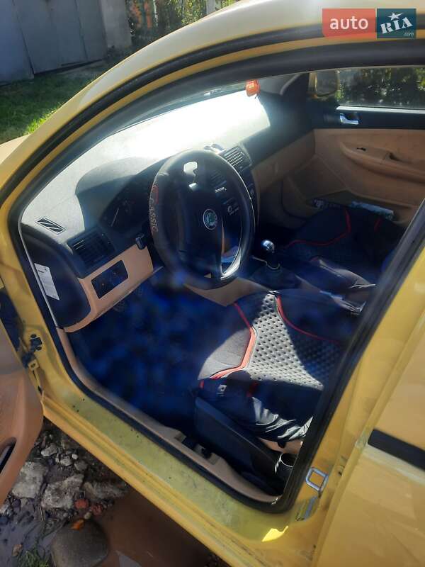 Хэтчбек Skoda Fabia 2000 в Межгорье