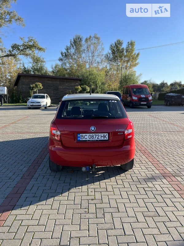 Хетчбек Skoda Fabia 2011 в Золочеві