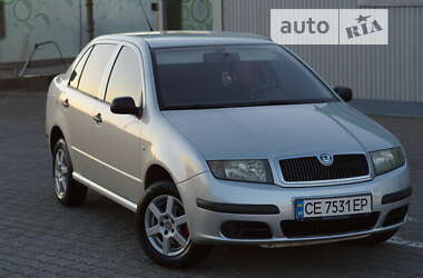 Седан Skoda Fabia 2004 в Чернівцях