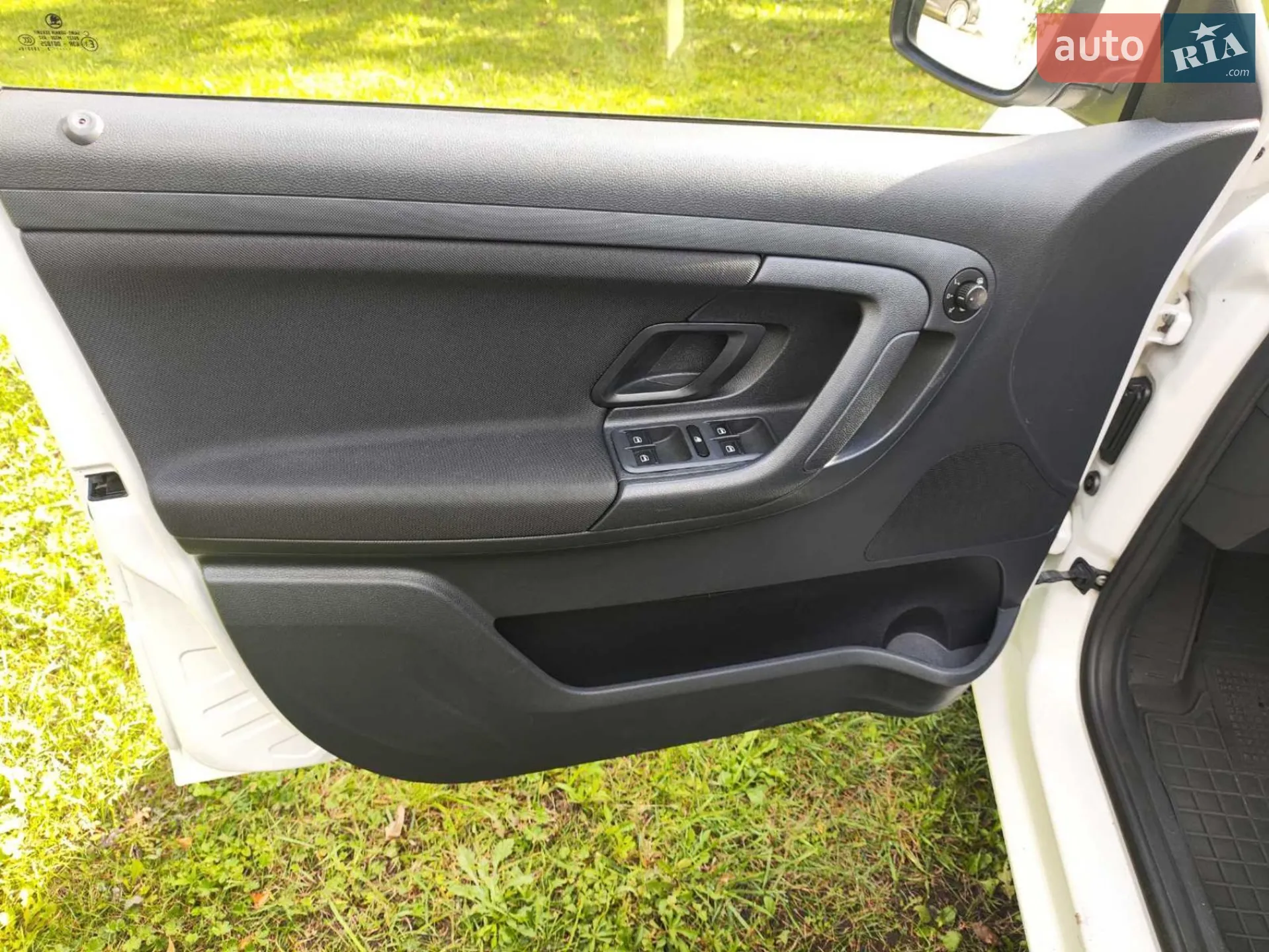 2013 Skoda Fabia - мініатюра 8