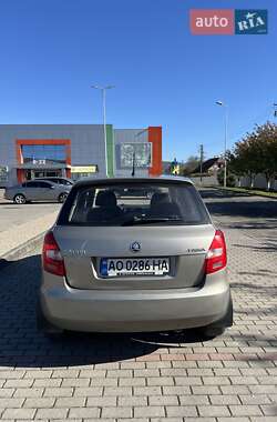 Хэтчбек Skoda Fabia 2013 в Сваляве