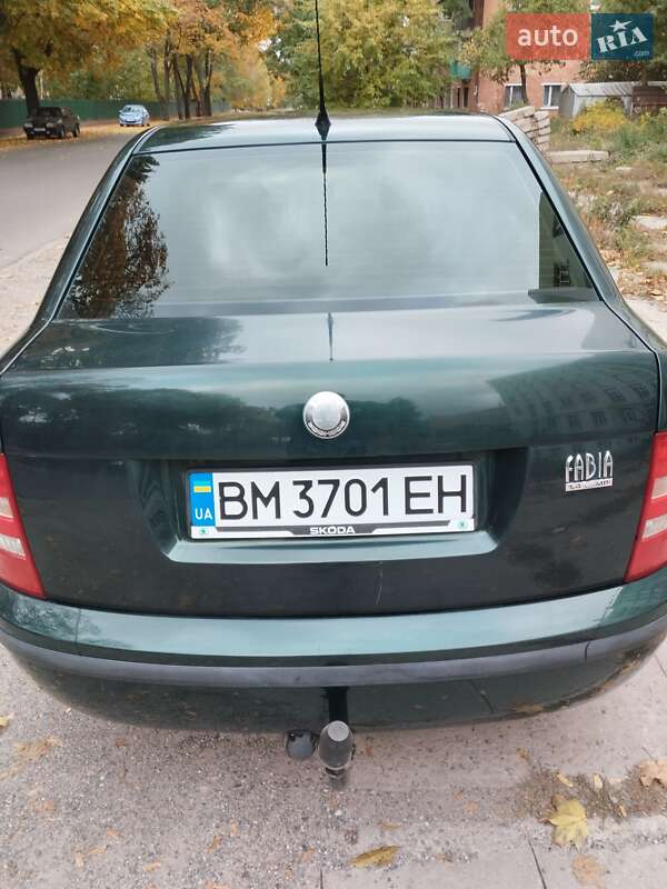 Седан Skoda Fabia 2001 в Ромнах