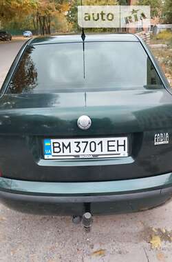 Седан Skoda Fabia 2001 в Ромнах