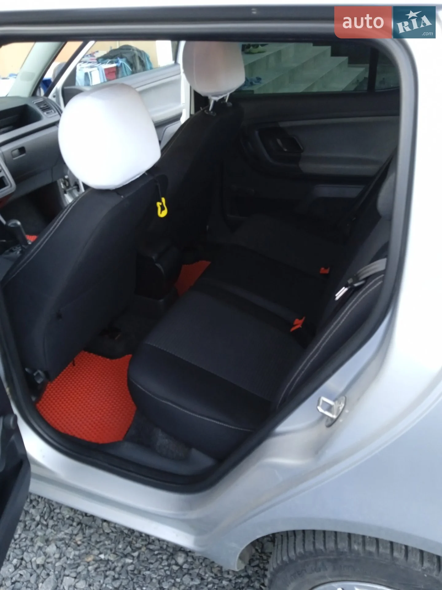 2011 Skoda Fabia - мініатюра 8