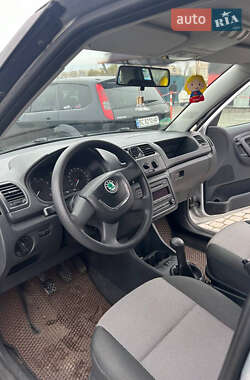 Хэтчбек Skoda Fabia 2010 в 