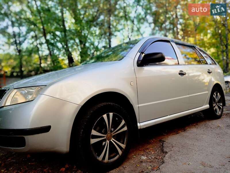 Універсал Skoda Fabia 2002 в Чернігові