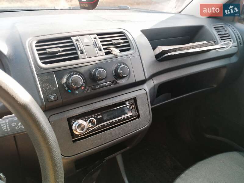 Хэтчбек Skoda Fabia 2009 в Безлюдовке