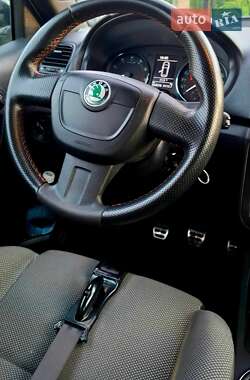 Хэтчбек Skoda Fabia 2011 в 