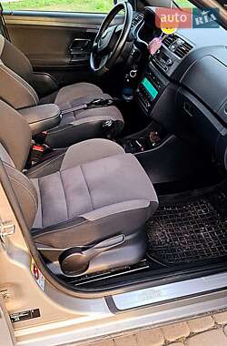 Хэтчбек Skoda Fabia 2011 в 