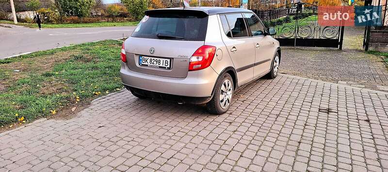 Хэтчбек Skoda Fabia 2011 в Дубно