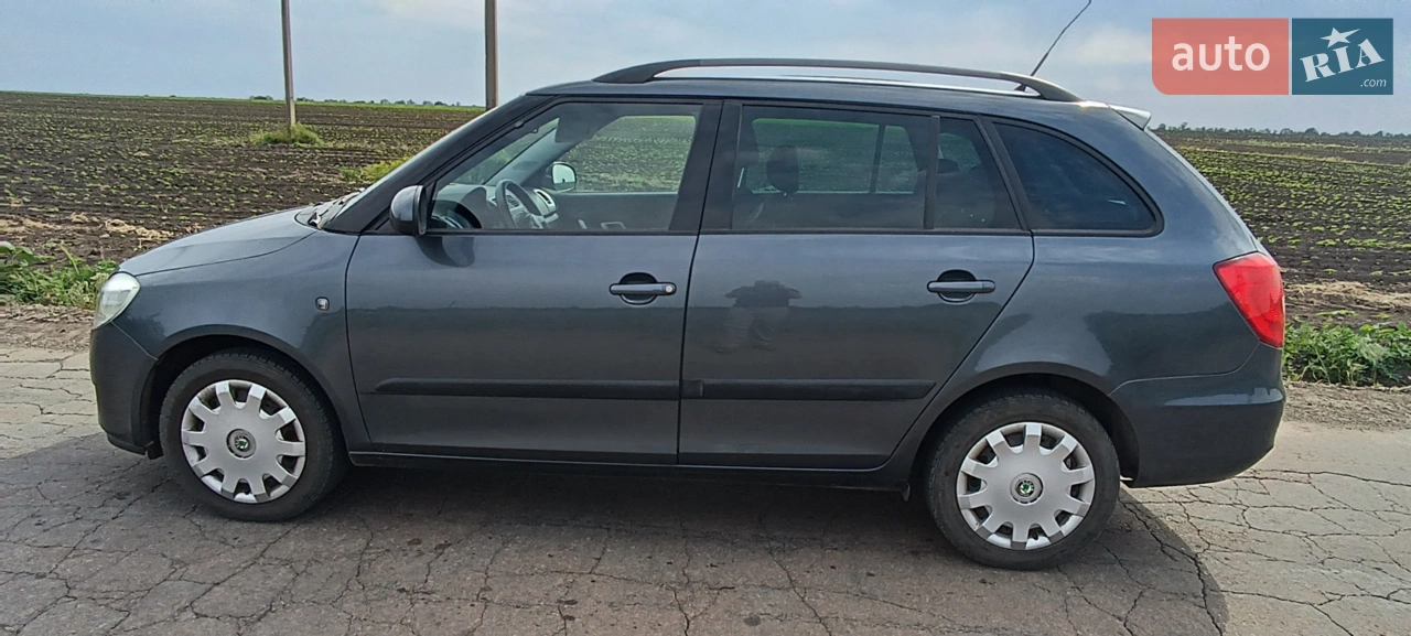 2010 Skoda Fabia - мініатюра 9