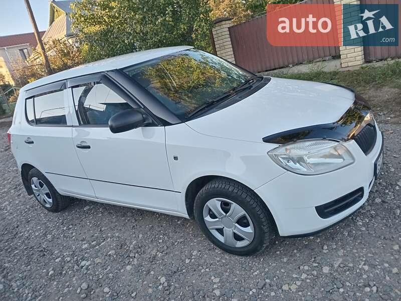 Хэтчбек Skoda Fabia 2010 в Виннице