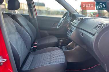 Хэтчбек Skoda Fabia 2012 в 