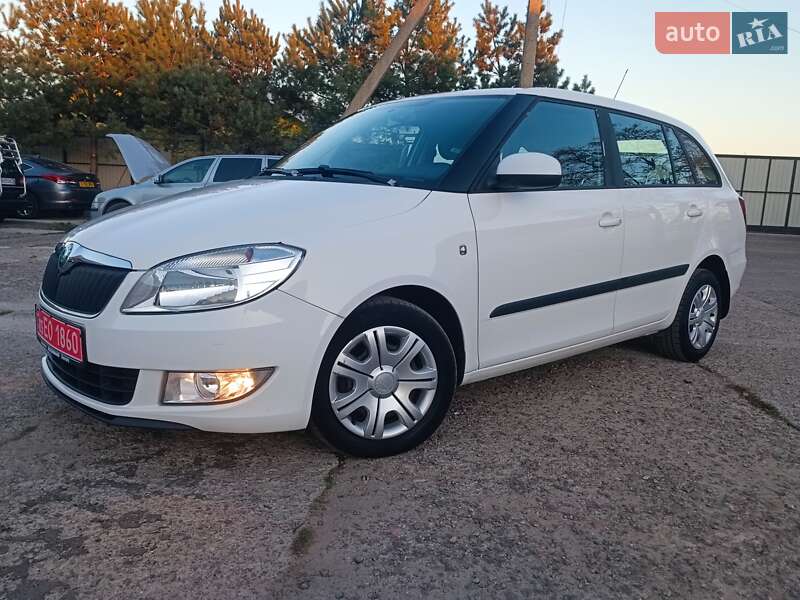 Универсал Skoda Fabia 2010 в Нововолынске