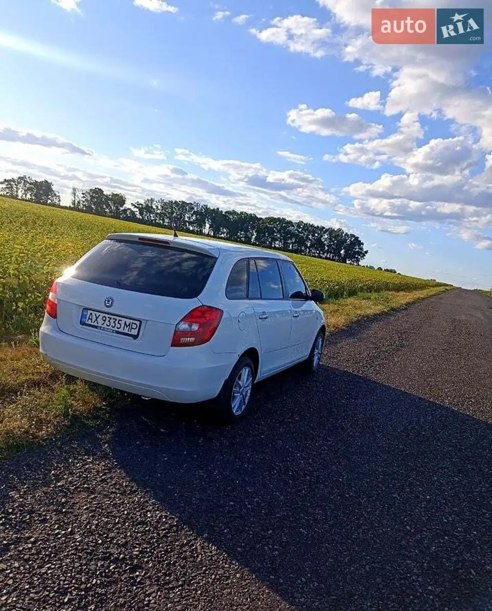 2012 Skoda Fabia - мініатюра 3