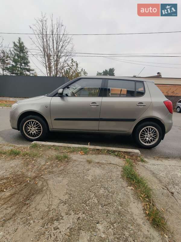 Хетчбек Skoda Fabia 2008 в Києві
