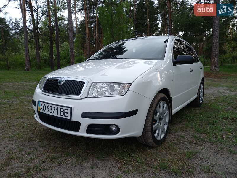 Хетчбек Skoda Fabia 2006 в Дубовому
