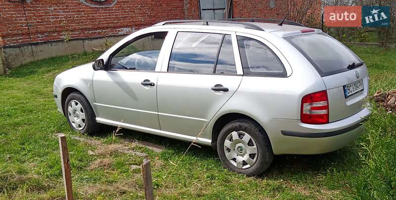 Универсал Skoda Fabia 2004 в Самборе