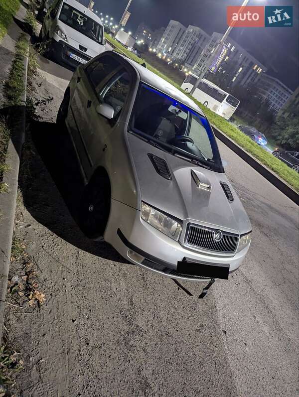 Хэтчбек Skoda Fabia 2002 в Львове