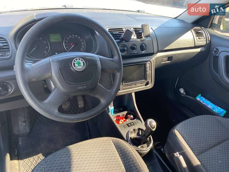 Хэтчбек Skoda Fabia 2011 в Львове