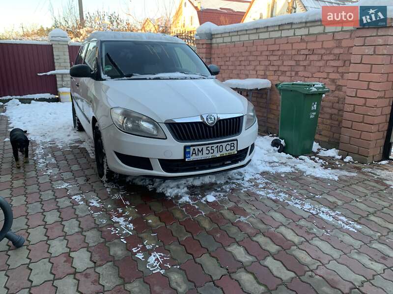 Универсал Skoda Fabia 2010 в Житомире