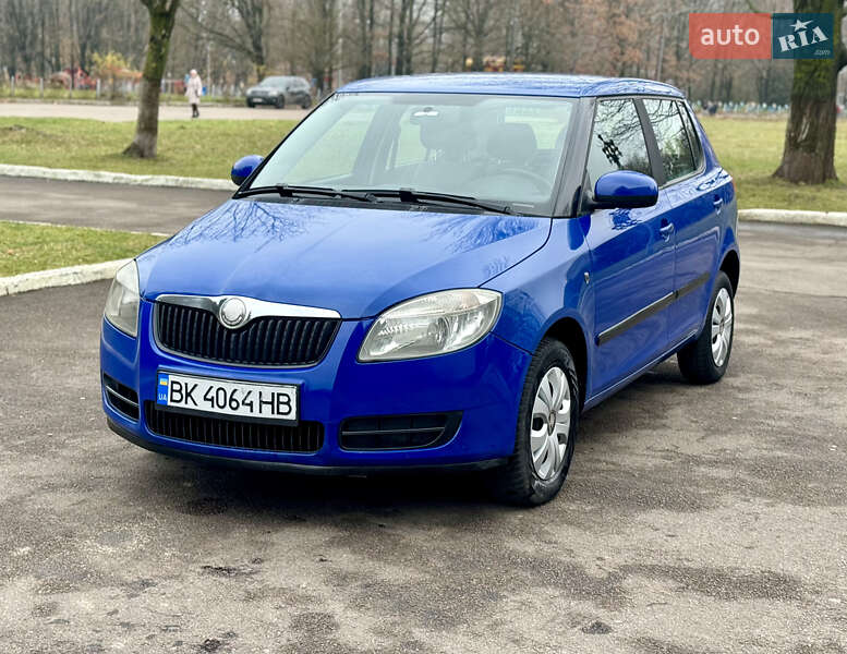 Хэтчбек Skoda Fabia 2009 в 