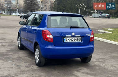 Хэтчбек Skoda Fabia 2009 в 