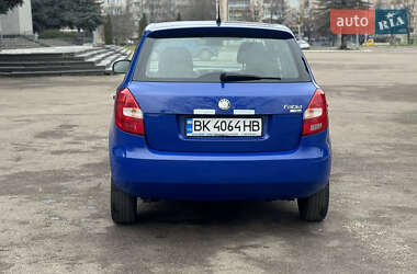 Хэтчбек Skoda Fabia 2009 в 