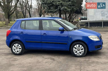 Хэтчбек Skoda Fabia 2009 в 