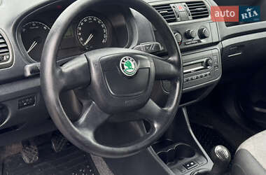 Хэтчбек Skoda Fabia 2009 в 