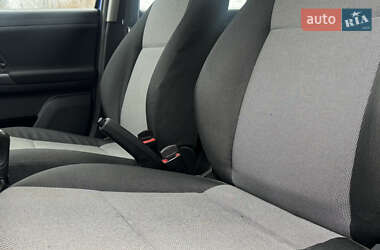 Хэтчбек Skoda Fabia 2009 в 