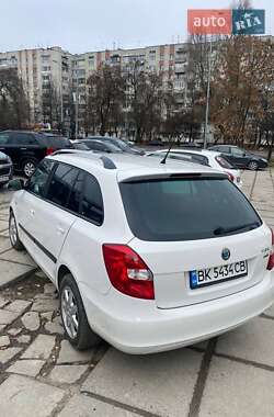 Хэтчбек Skoda Fabia 2011 в Львове