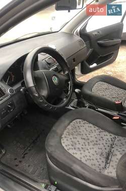 Хетчбек Skoda Fabia 2006 в 